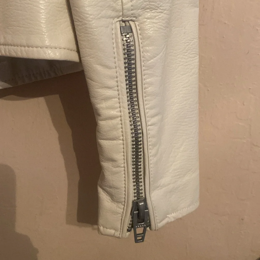 Blank NYC On The Rocks Moto Jacket Faux Leather Size XS - Picture 5 of 6